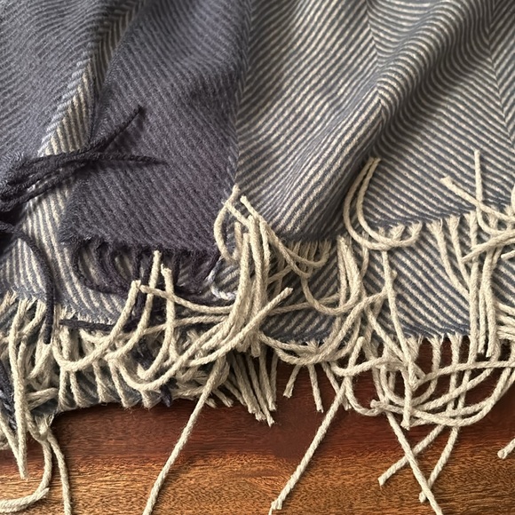 Blue Herringbone. Super Soft Cape NWT - Picture 6 of 7